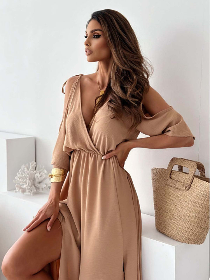 Perla – Elegantes Kleid mit V-Ausschnitt und Seitenschlitz