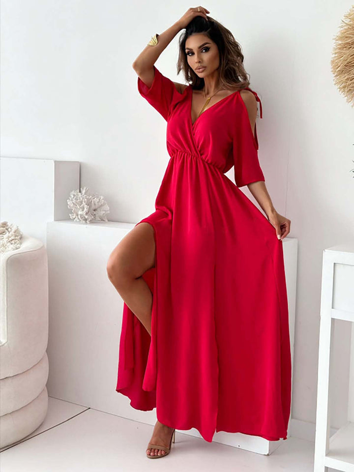 Perla – Elegantes Kleid mit V-Ausschnitt und Seitenschlitz